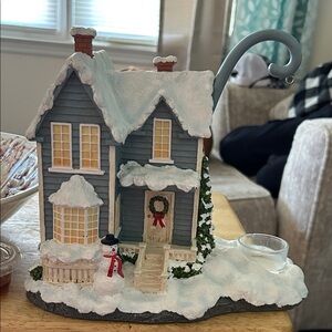 Thomas Kinkade Winter Cottage Tealight Holder – Model 28080